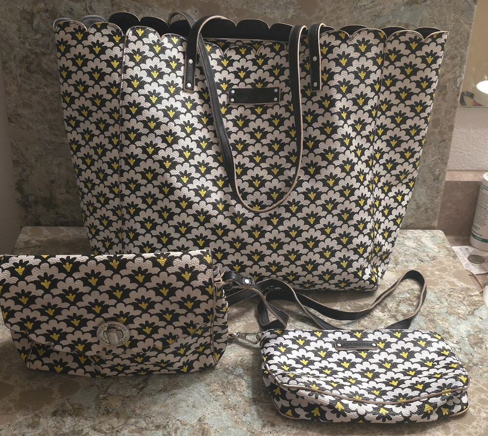 Vera Bradley Large Family Tote & Cosmetic Trio in Fanfare & Fanfare Fans